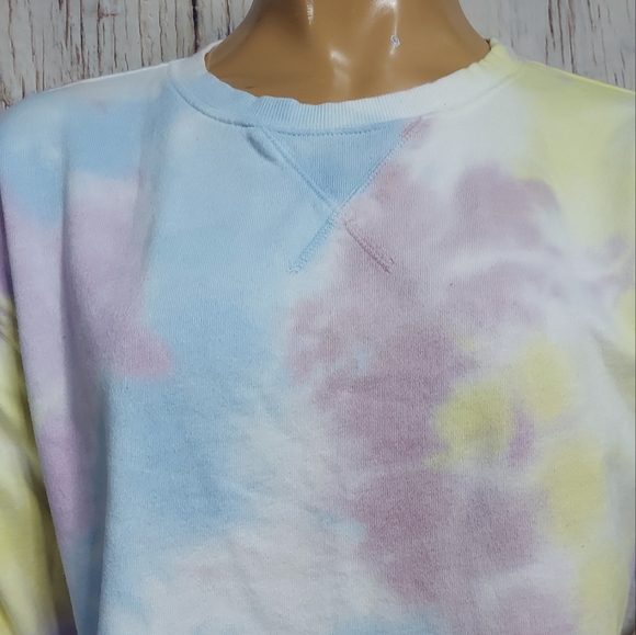 Colsie Tie Dye Pullover Cropped Sweatshirt - Picture 3 of 15